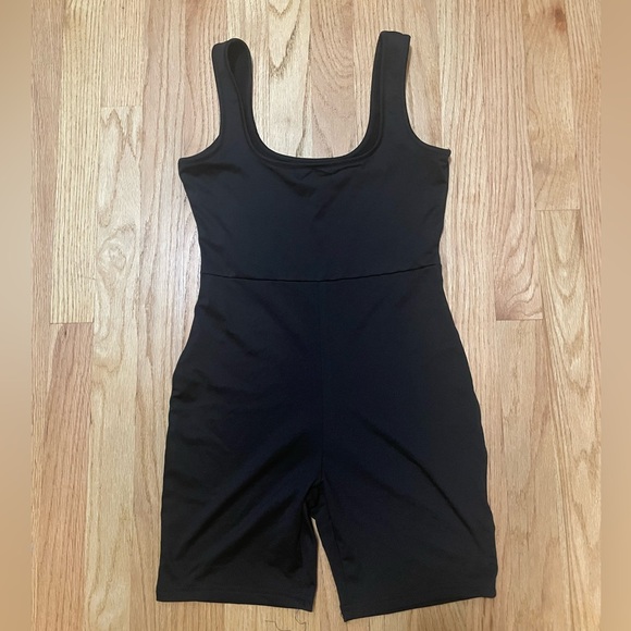 Black Workout Onesie 🖤 - Picture 1 of 2